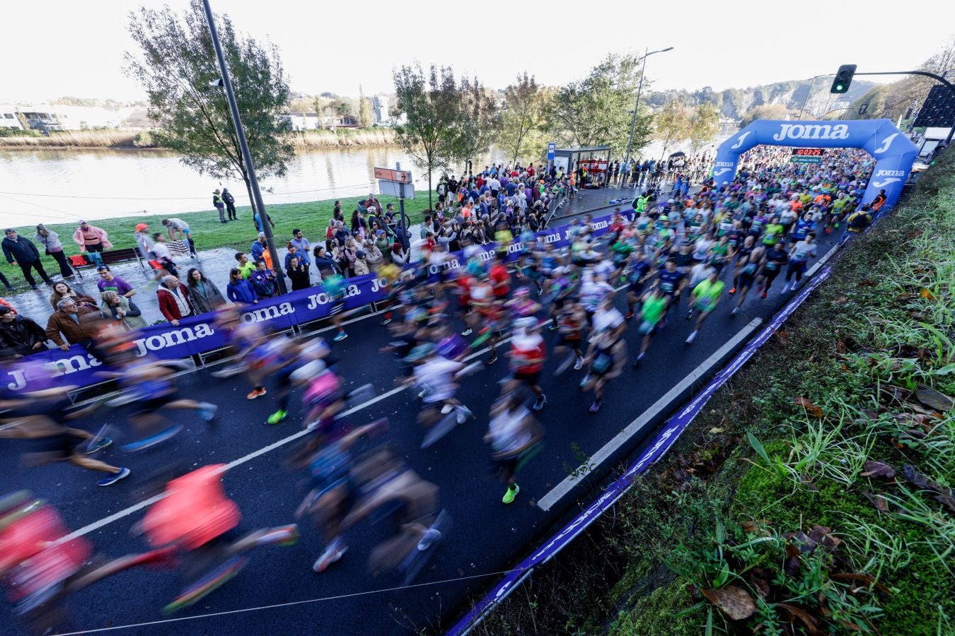 El paso de los corredores por Irun, en imágenes