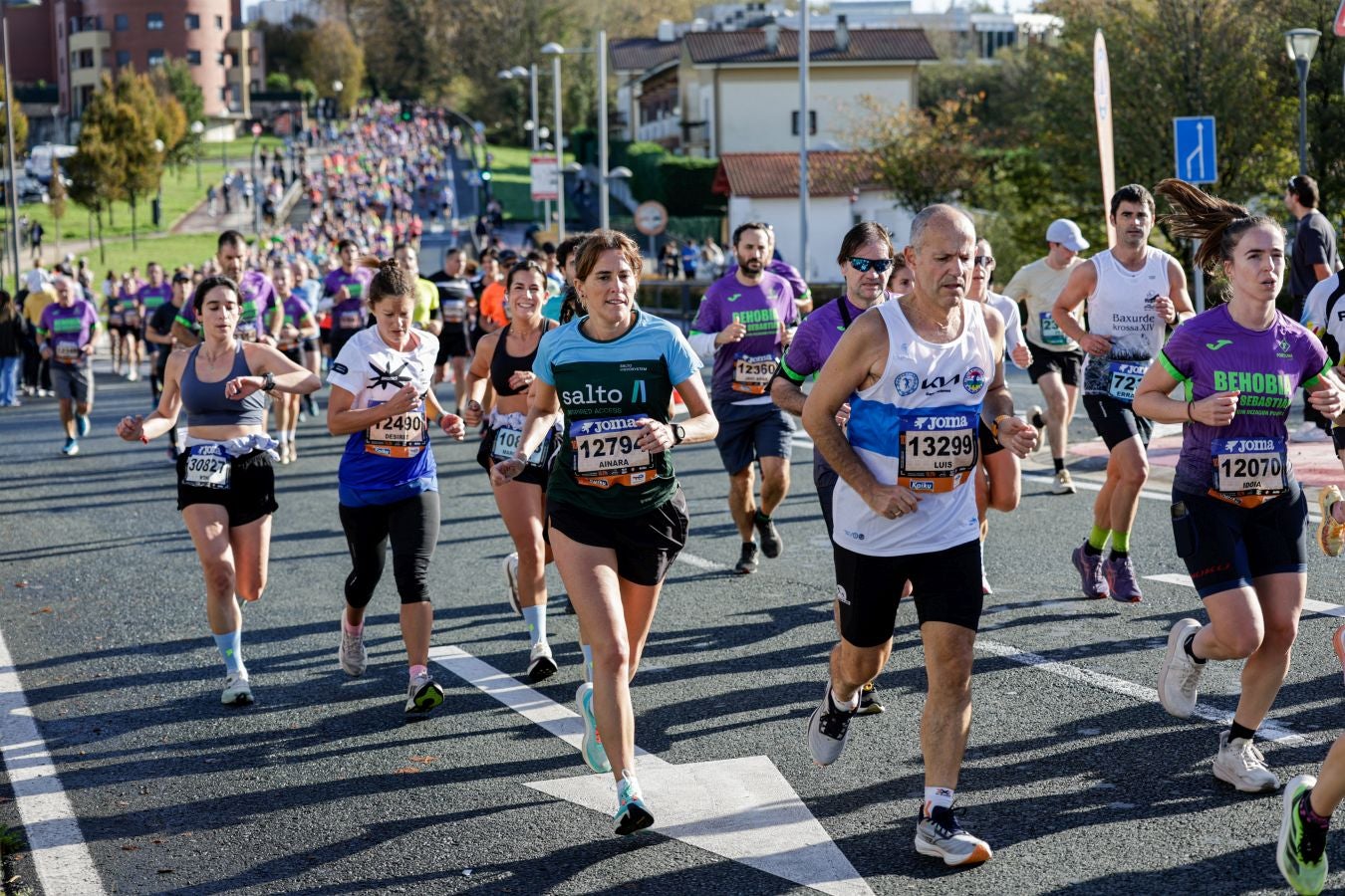 El paso de los corredores por Irun, en imágenes