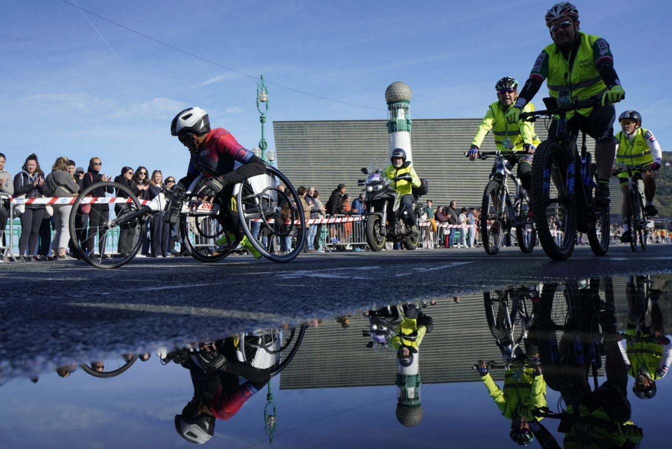 La Behobia - San Sebastián, a su paso por el Kursaal donostiarra