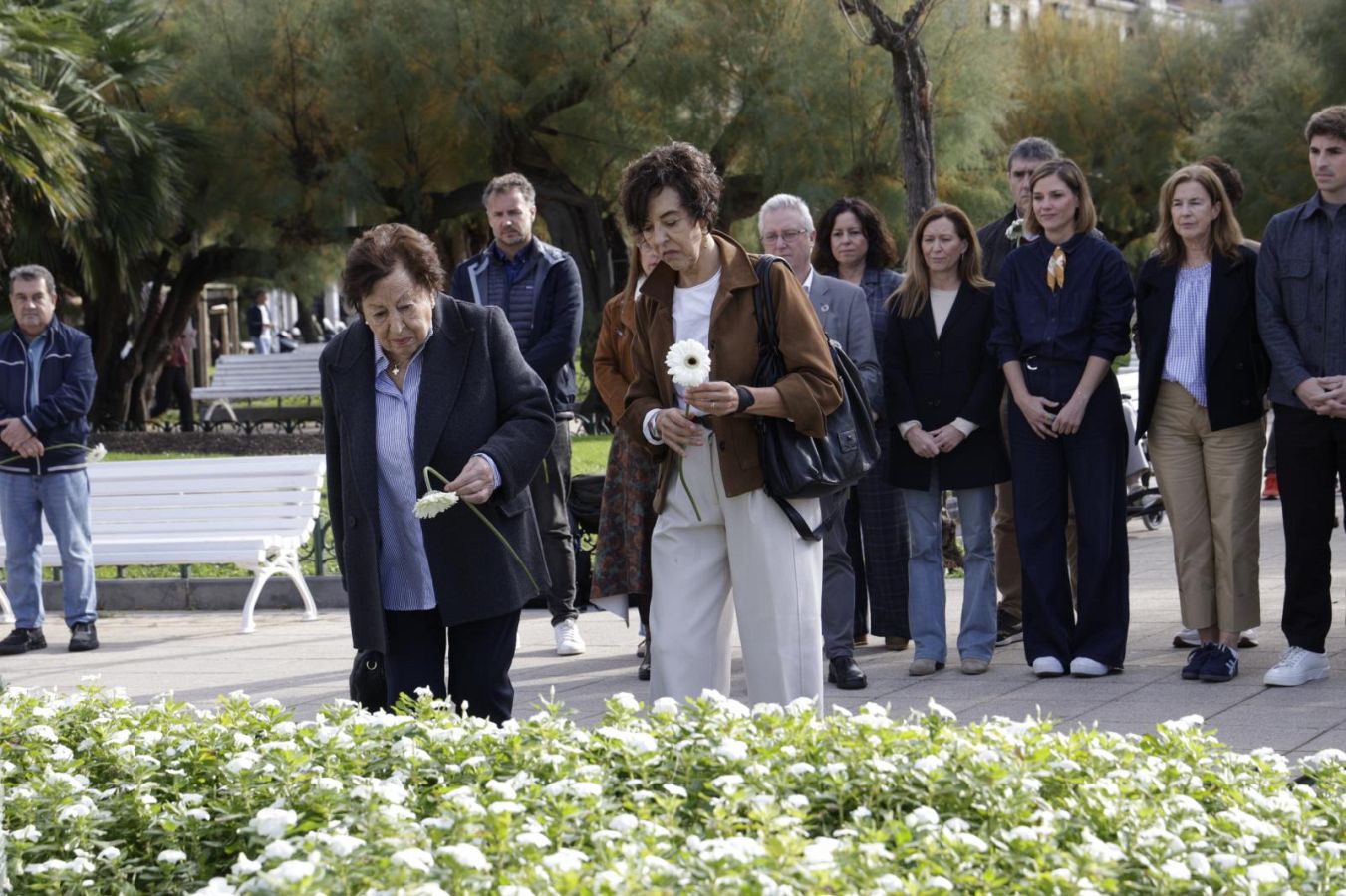 Una ofrenda floral en memoria de las víctimas