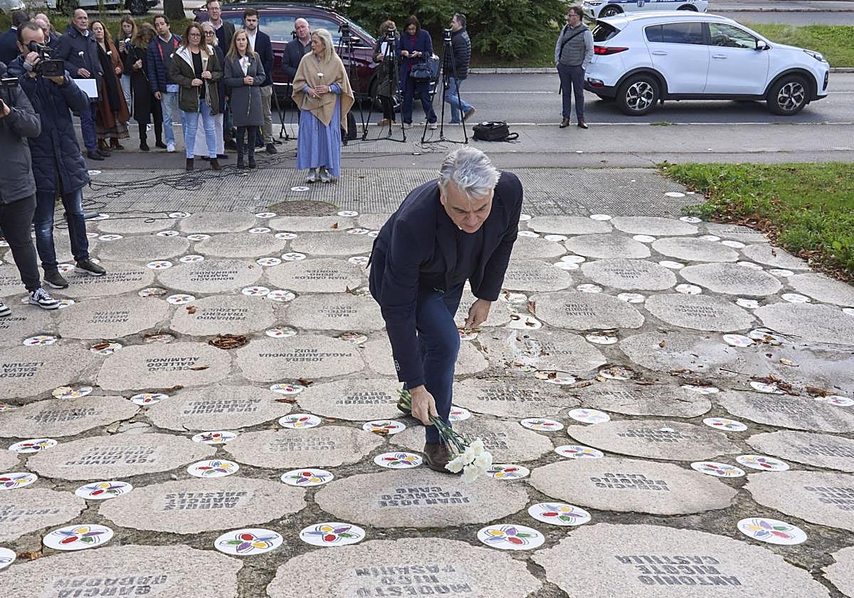 Javier de Andrés, este lunes en el acto que el PP ha organizado en Vitoria.