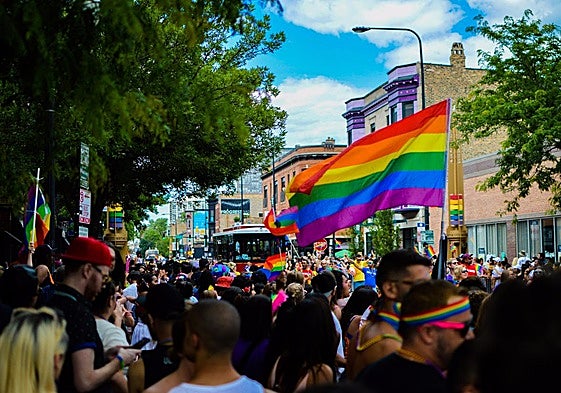 La Federación LGTBI+ denuncia una estrategia «organizada» de odio en X que triplica el uso de cuentas falsas