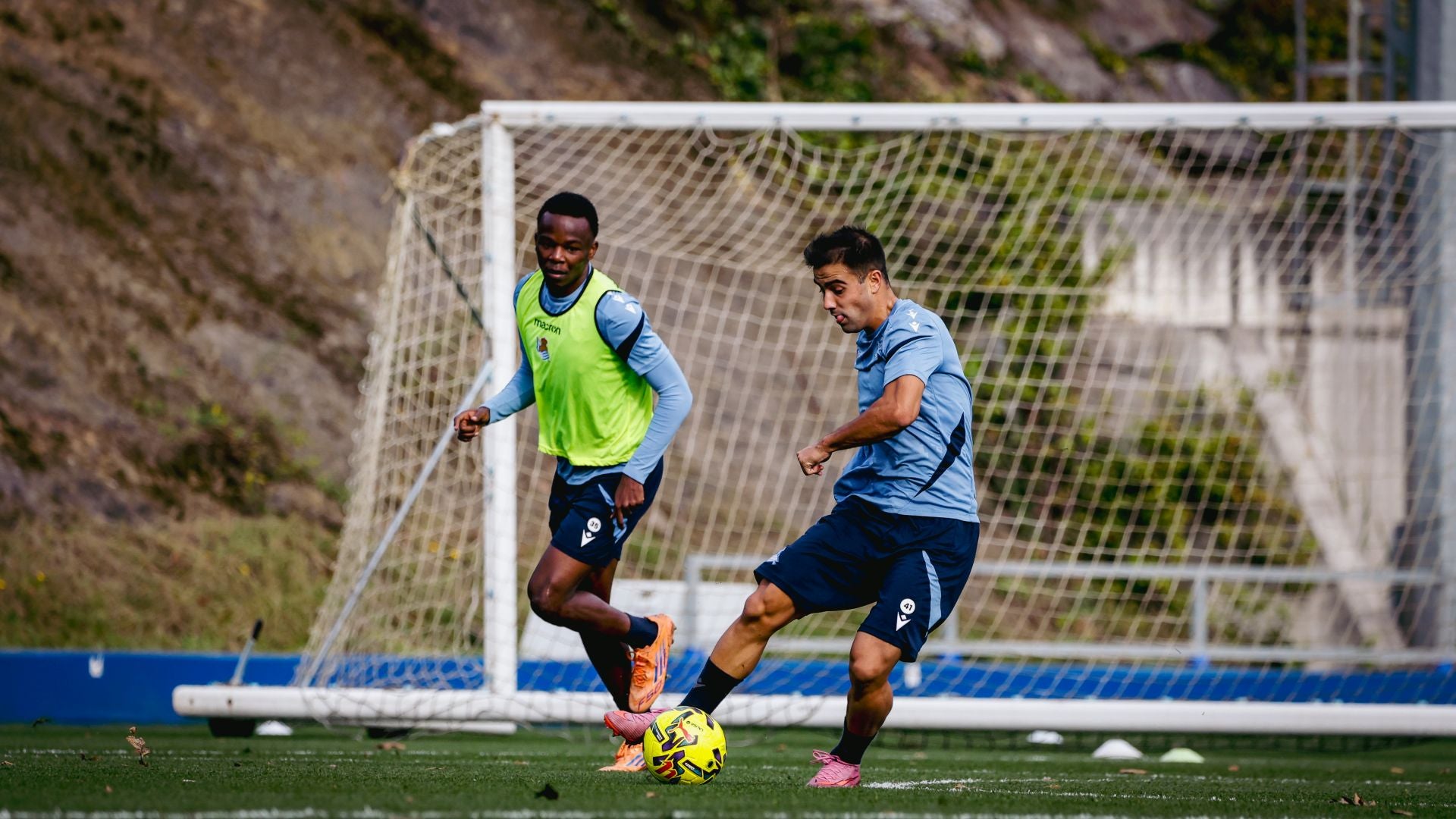 12 &#039;potrillos&#039; y un juvenil refuerzan una práctica con numerosas ausencias