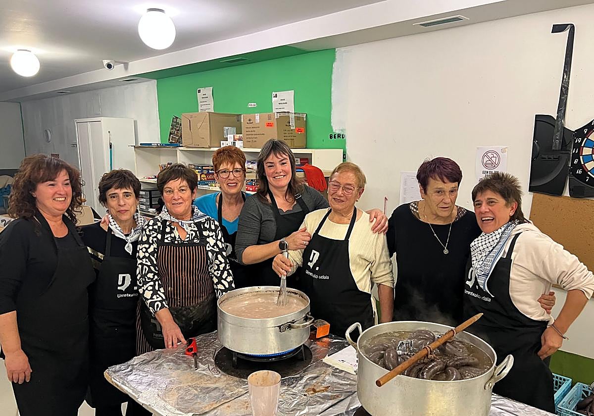 Al frente de los fogones, las voluntarias de San Martín.
