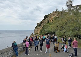 San Antonera egindako bistaldia herritarren partaidetzarkin.