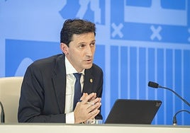 El consejero de Hacienda y Finanzas, Noël d'Anjou,.