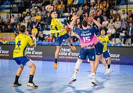 Julen Mujika fue el más destacado de cara a portería, con cinco goles, de seis lanzamientos.