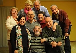 Integrantes de 'La novena' que actúan mañana en Mizpirualde.