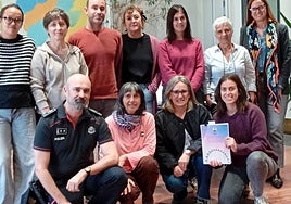 Indarkeria matxistari aurka egiteko Protokoloa sinatu zuten erakundeetako ordezkariak.