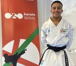 Iker Hernández entrena en la escuela 'Bergarako Shotokan'.