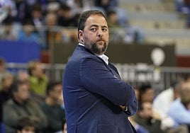 Sergio García, con gesto preocupado, durante un encuentro en el Amenabar Arena.