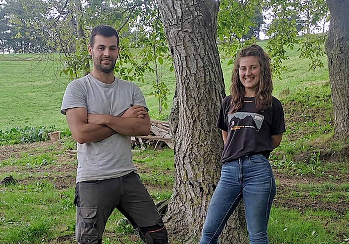 Amaia y Aimar Garmendia, dos jóvenes con raíces y vocación ganadera
