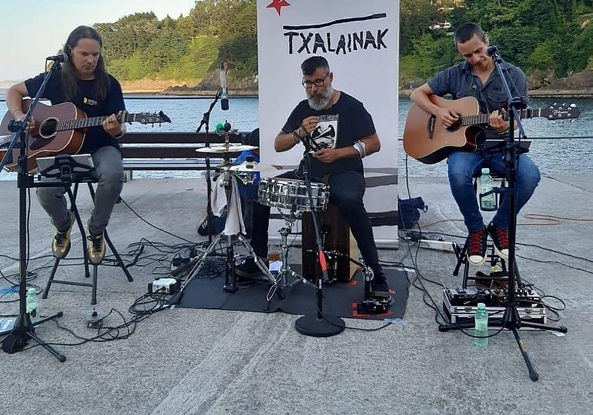 Los bilbaínos de Rekalde con canciones de Hertzainak.