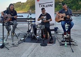 Los bilbaínos de Rekalde con canciones de Hertzainak.