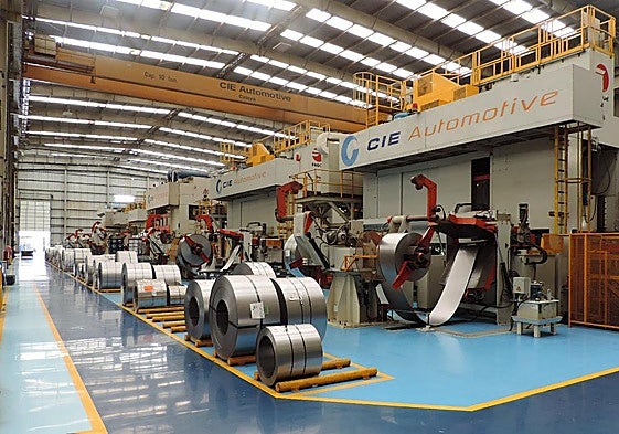 Interior de una planta productiva de CIE Automotive en México.