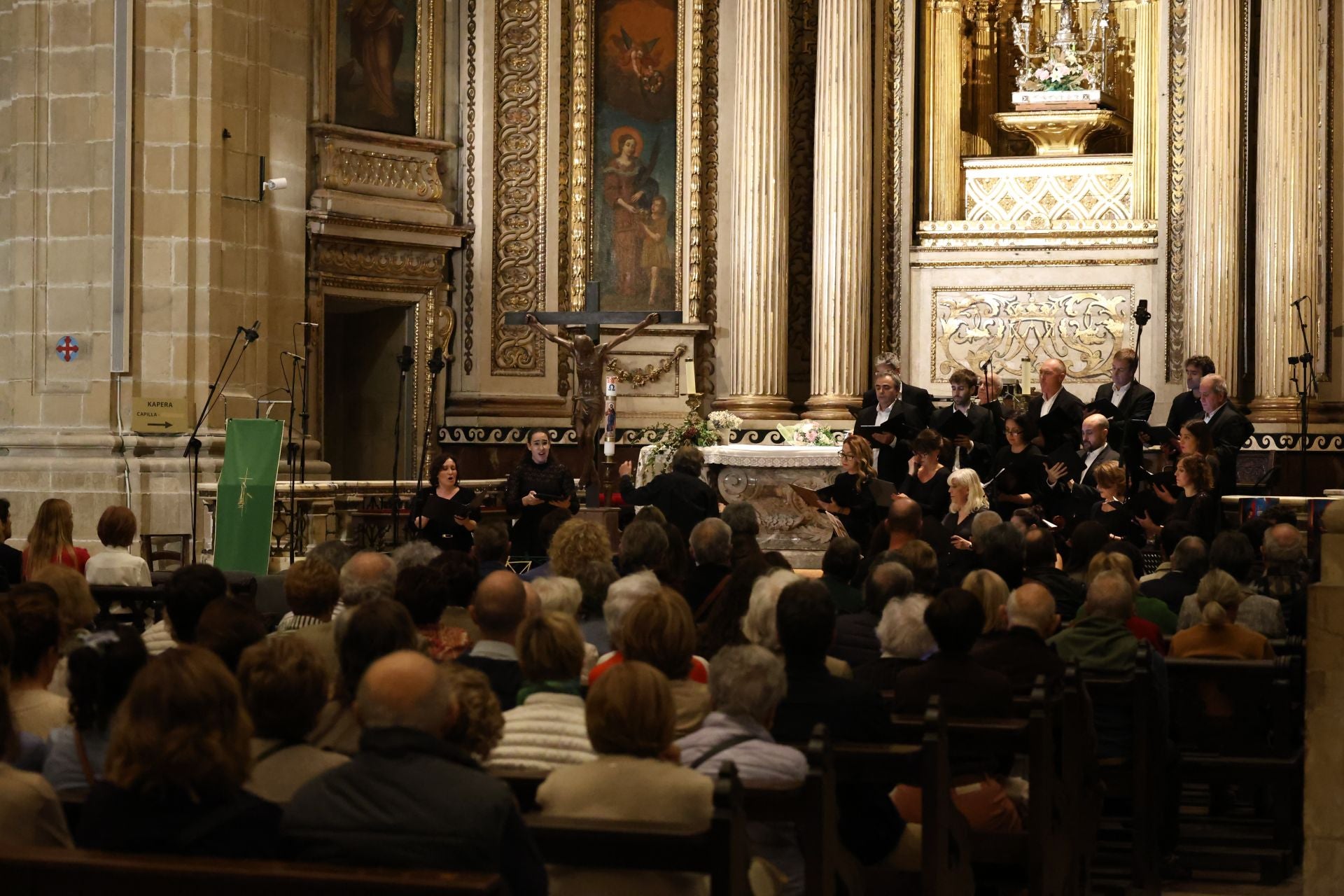 La Oreja de Van Gogh se deja ver con Amaia Montero en el concierto de la Agrupación Lírica Itsaso