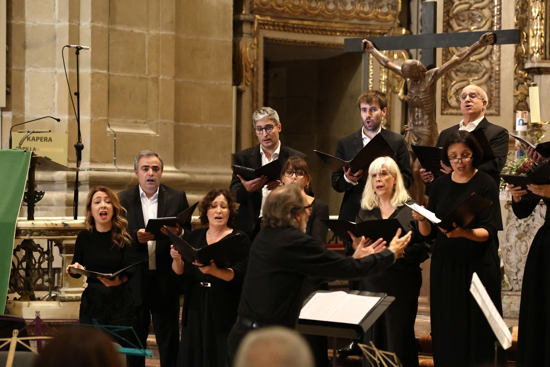 La Oreja de Van Gogh se deja ver con Amaia Montero en el concierto de la Agrupación Lírica Itsaso