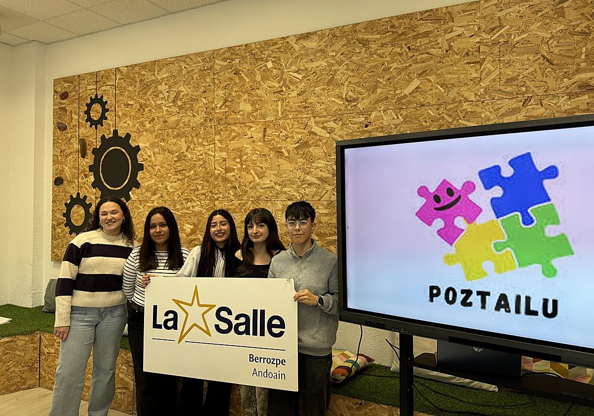 Alumnos de La Salle-Berrozpe han recuperado la iniciativa Poztailu para esta Navidad.