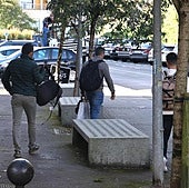 Agentes de la UCO a su salida de los registros en las sedes de Noran y Erkolan en Igara