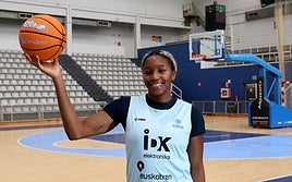 Yvonne Ejim, antes de un entrenamiento en el Josean Gasca.