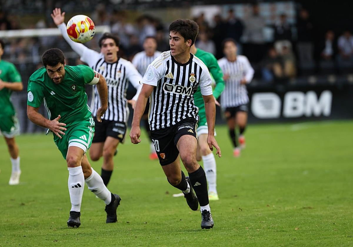Javi Soroeta fue el autor del tanto txuribeltz en el último encuentro disputado en el Stadium Gal, el del Gernika.