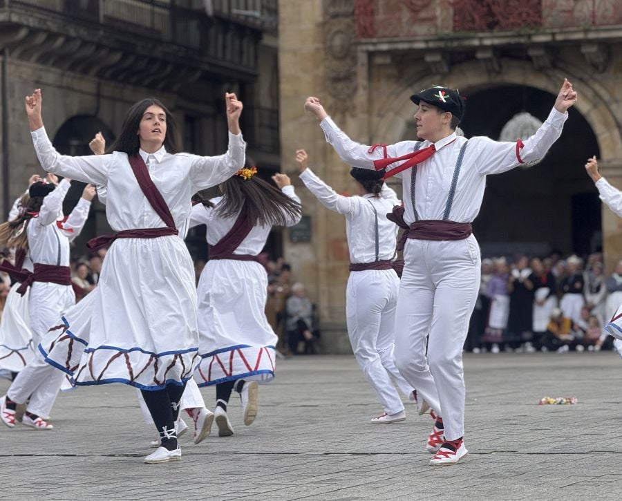 Emotiva arku dantza intergeneracional