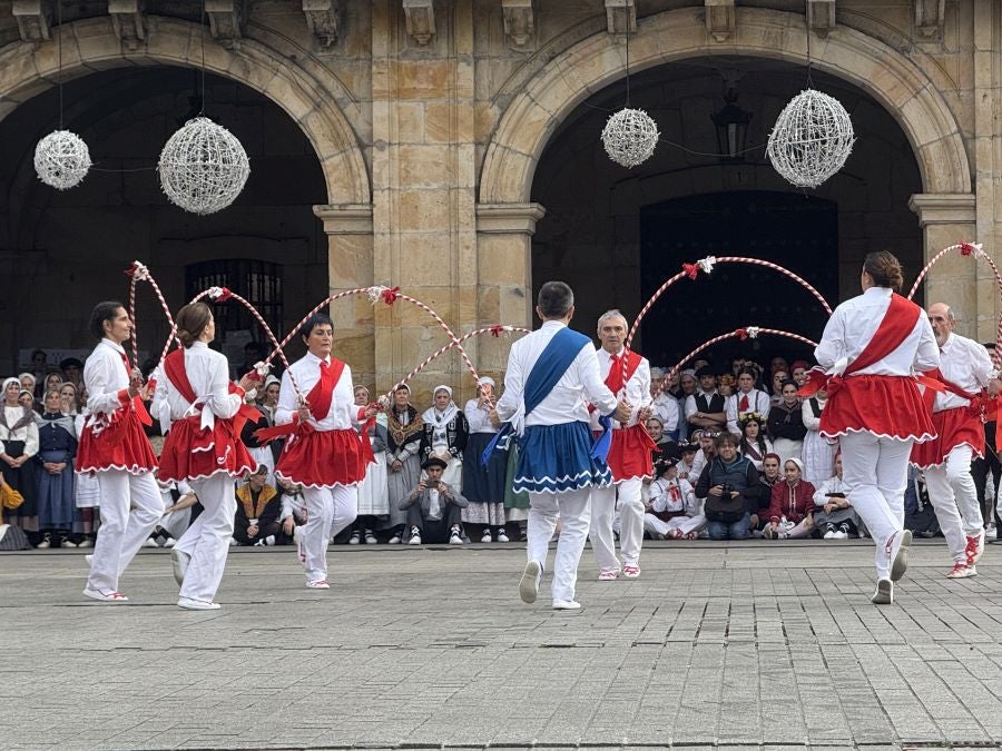 Emotiva arku dantza intergeneracional