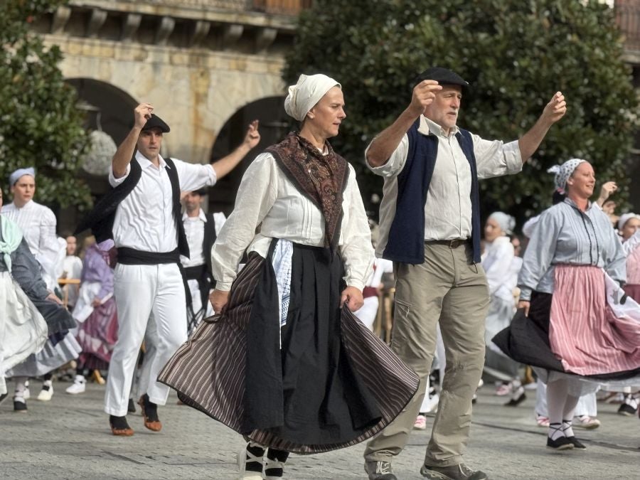 Emotiva arku dantza intergeneracional