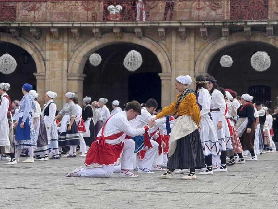 Emotiva arku dantza intergeneracional