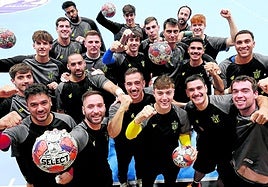 La plantilla del Bidasoa se conjura por la victoria en el entrenamiento de ayer en Artaleku.