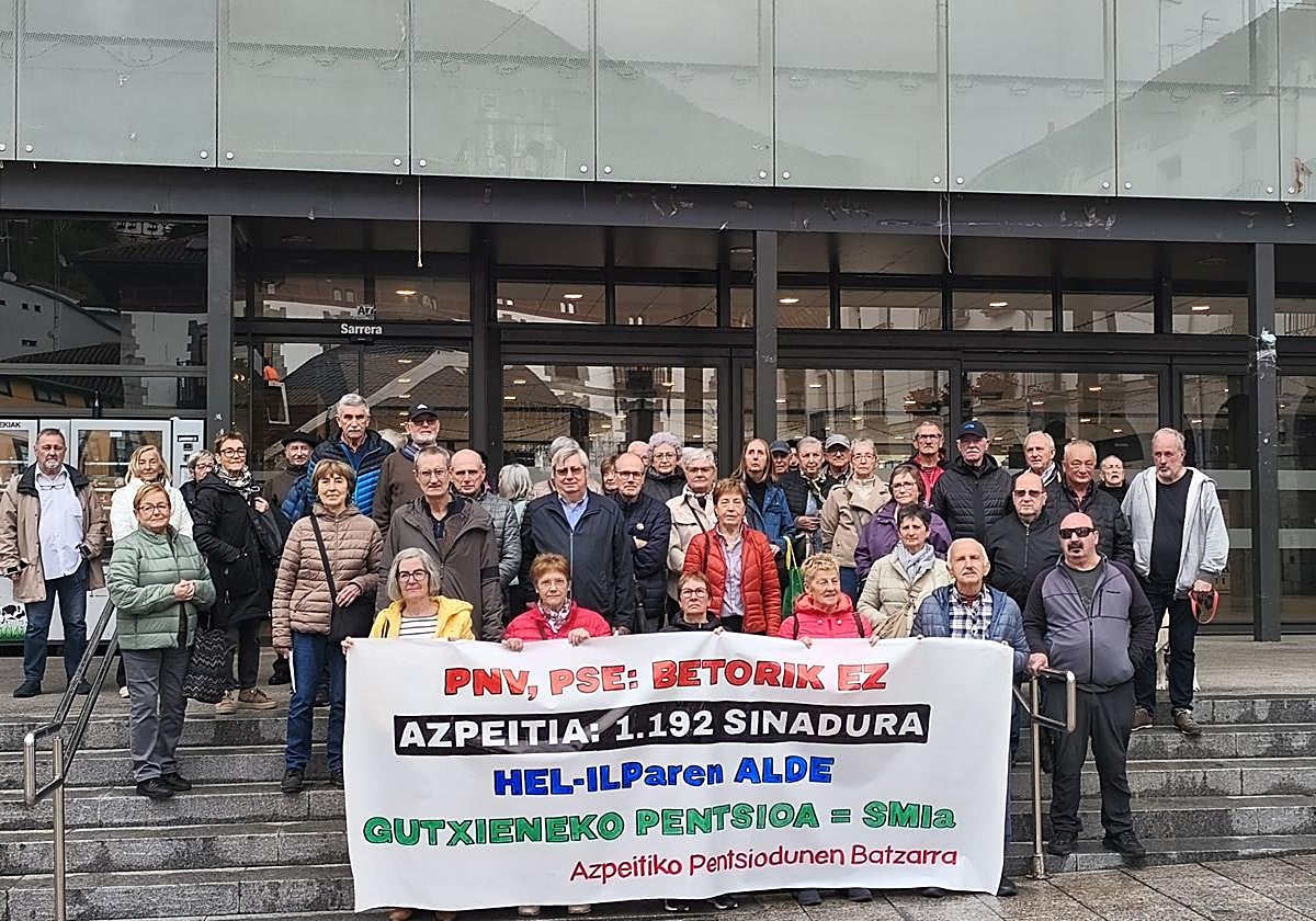Concentración llevada a cabo este lunes en Azpeitia