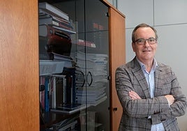 Pedro Malagón posa en su despacho del Palacio de Justicia de San Sebastián.