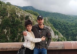 Patricia López y Alberto Merino, pareja que el pasado sábado se comprometió en la quintada del 83.