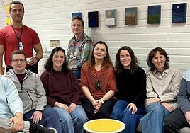 Antoniano ikastetxeko hiru irakasleak Finlandiakoekin batera.