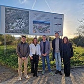 Laborda y Quirós han visitado San Miguel Anaka, ámbito donde bajo la gestión de Irunvi se van a empezar a construir viviendas el año que viene.