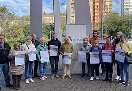 Representantes de Herri Arte Eskola y los distintos clubes de jubilados presentan la programación