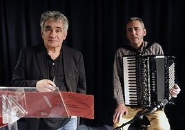 Bernardo Atxagak eta Jabier Muguruzak errezitaldia eskainiko dute Irunen ostiralean.