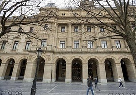 La Diputación retrasa la obligatoriedad para certificar el euskera en un tercio de las 86 nuevas plazas de empleo que ha convocado