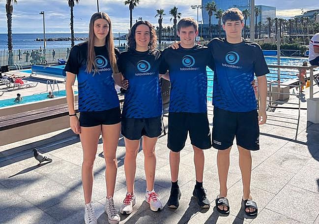 Los nadadores de Tolosaldea IKT, en Barcelona.