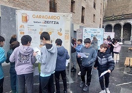 'Zientzia kalean' erakusketa ikusgai