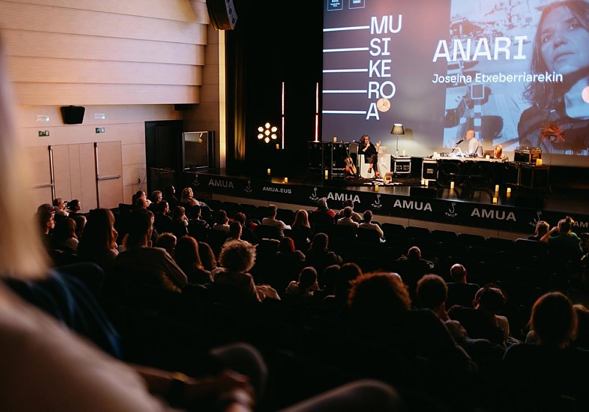 Joseina Etxeberria repasó la trayectoria y gustos de Anari en una nueva entrega de 'Musikeroa'.