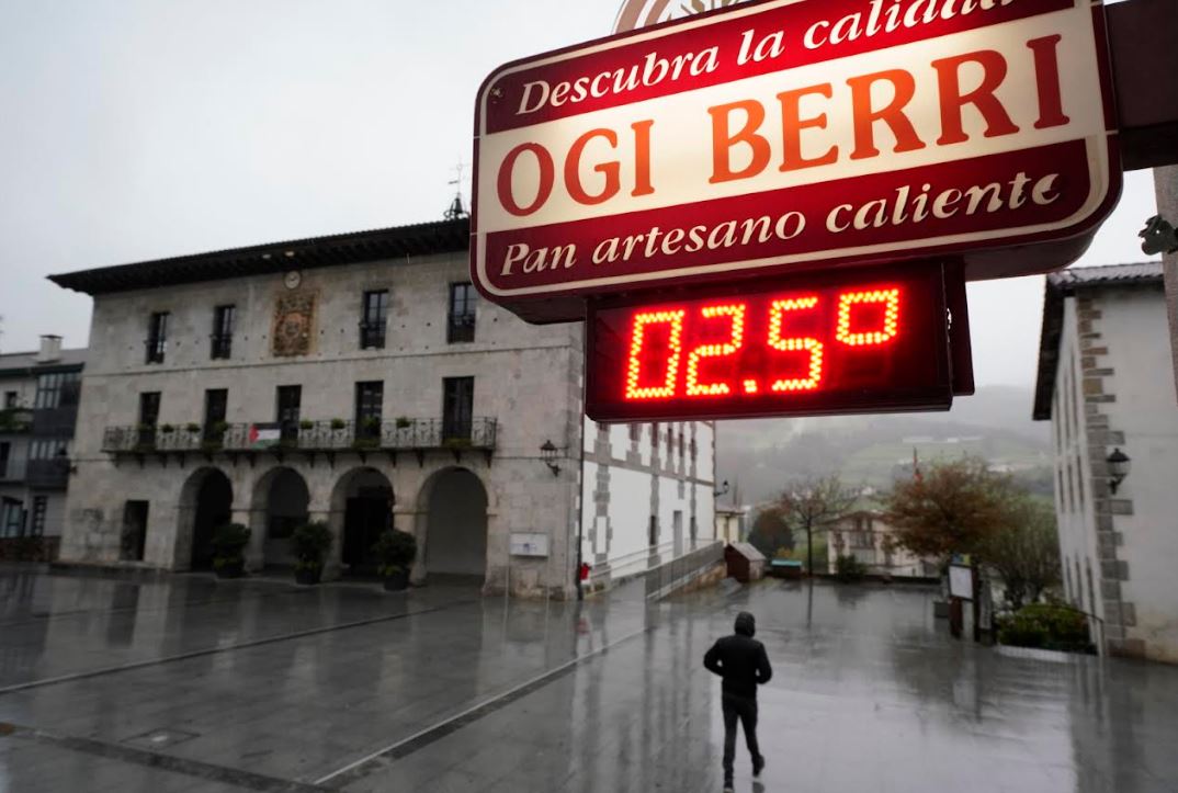 La nieve se suma a los chubascos por la masa de aire ártico en Gipuzkoa