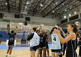 Las jugadoras del IDK agradecen el apoyo del Gasca.