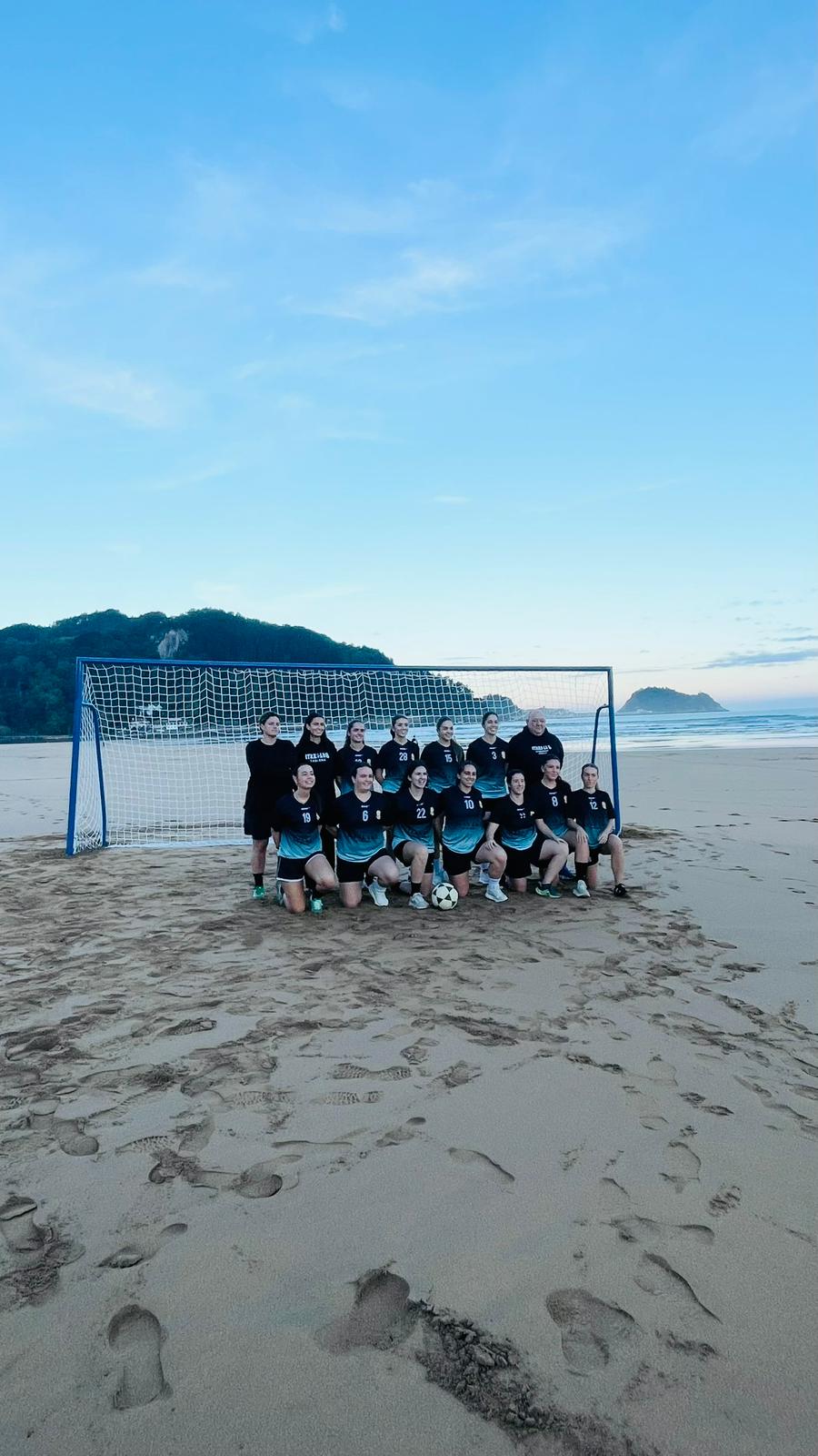 Los Playeros de Zarautz estrenan su primer álbum de cromos