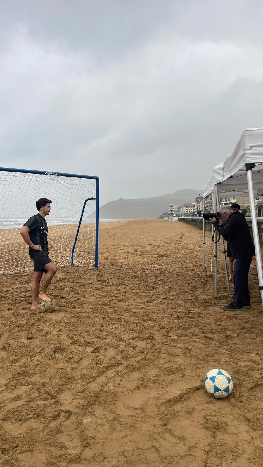 Los Playeros de Zarautz estrenan su primer álbum de cromos