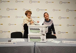 Marijose Arregi eta Jasone Bilbao, gaurko aurkezpenean.