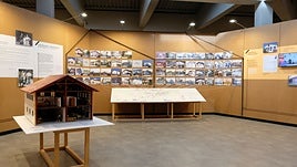 Una instalación coloca sobre un mapa la ubicación de los caseríos de Añorga.