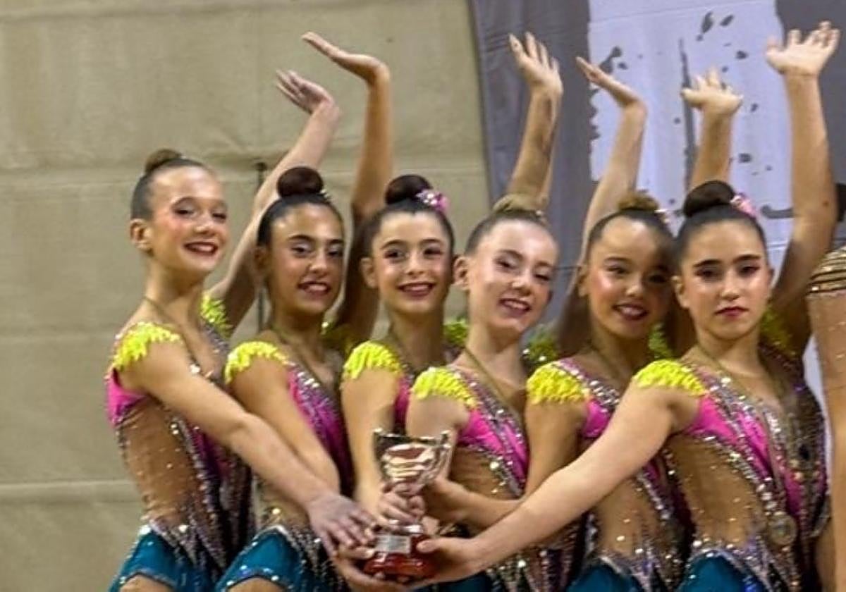 El conjunto cadete base eibarrés se subió al podio en casa.