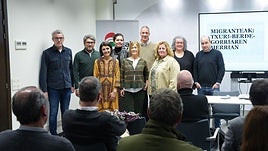 Euge Arrizabalaga y la consejera Melgosa, con los participantes en la Jornada sobre Migración este sábado en el Gipuzko Buru Batzar