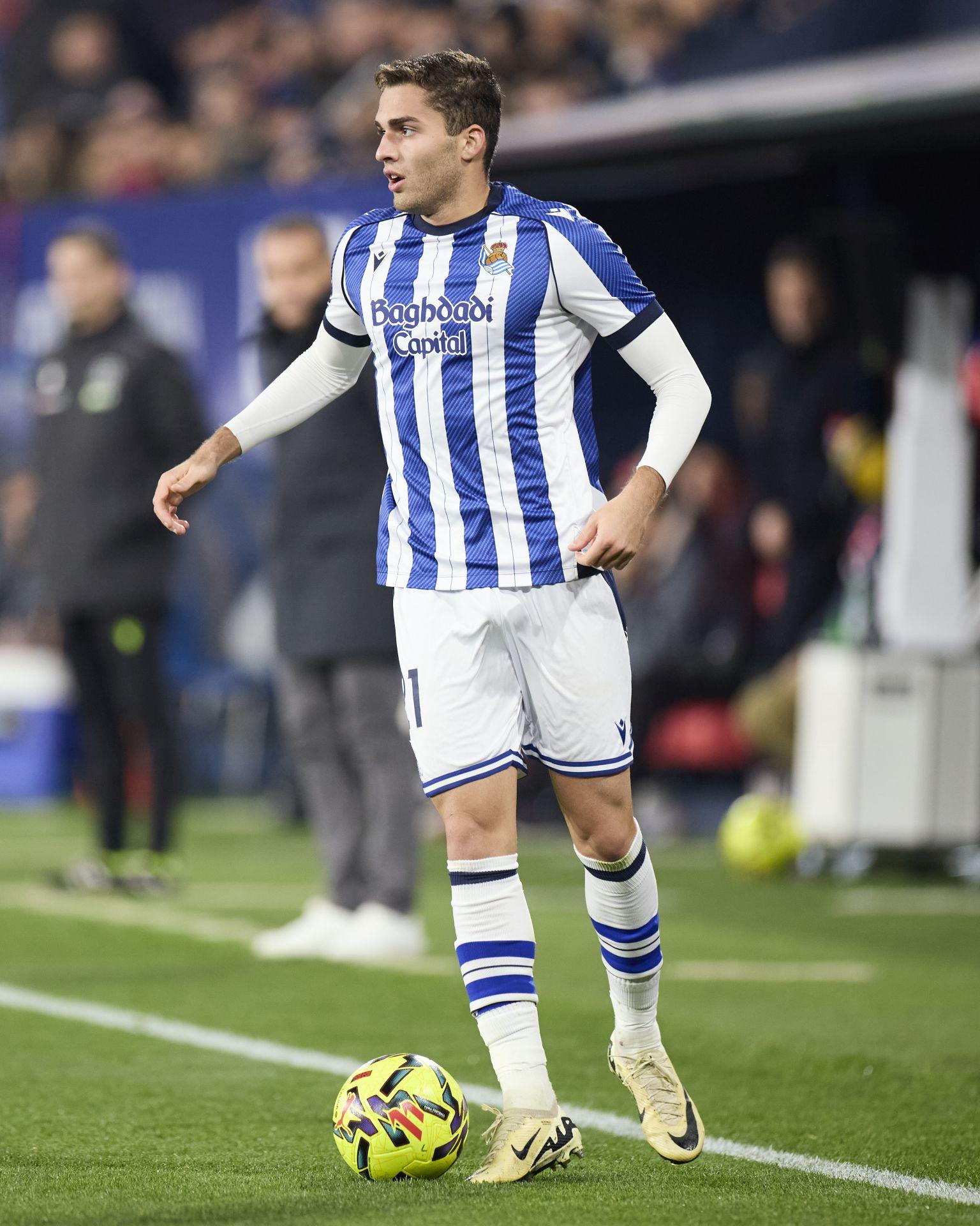 Las mejores imágenes del Osasuna - Real Sociedad